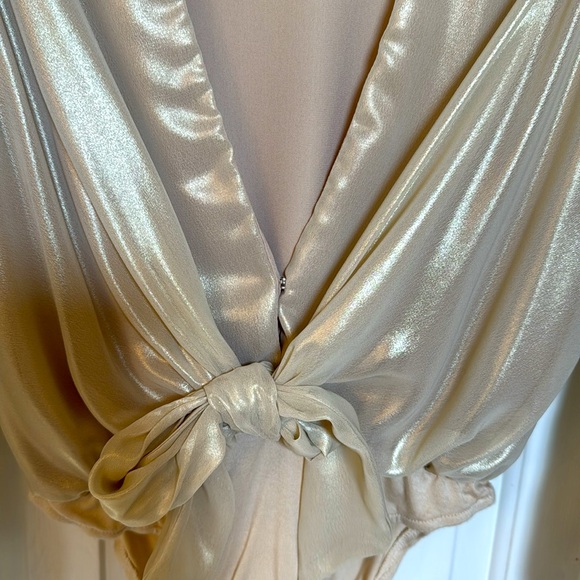 4S13NNA Champagne Metallic Bodysuit w/ Deep V-Neck, Puffed Sleeves & Sash - Picture 5 of 11